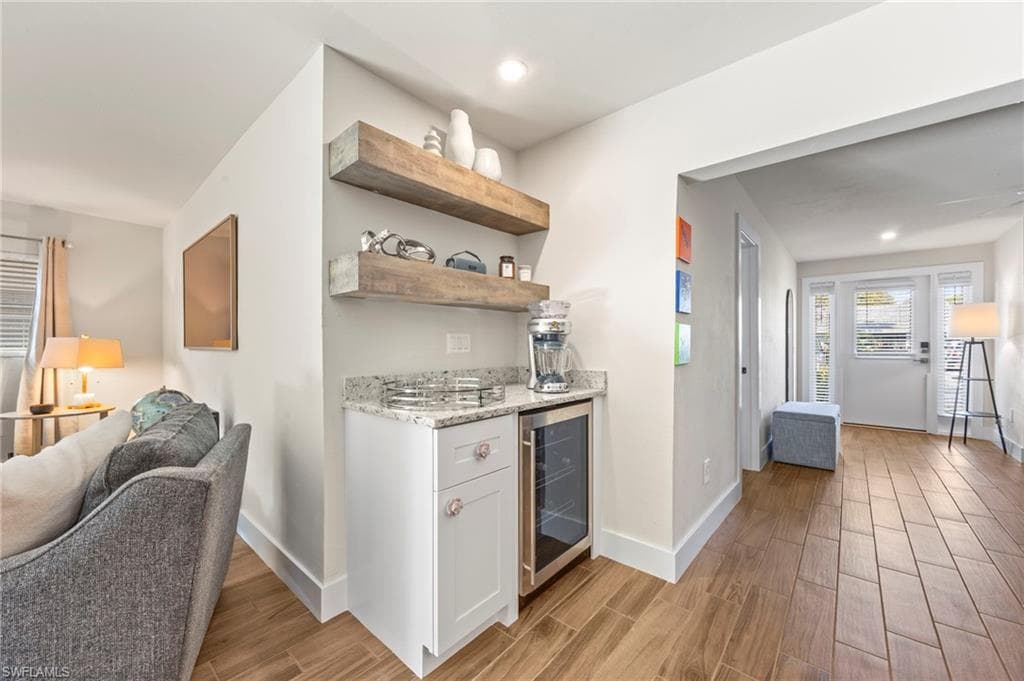 3 Crooked LN # 23, NAPLES FL 34112-10