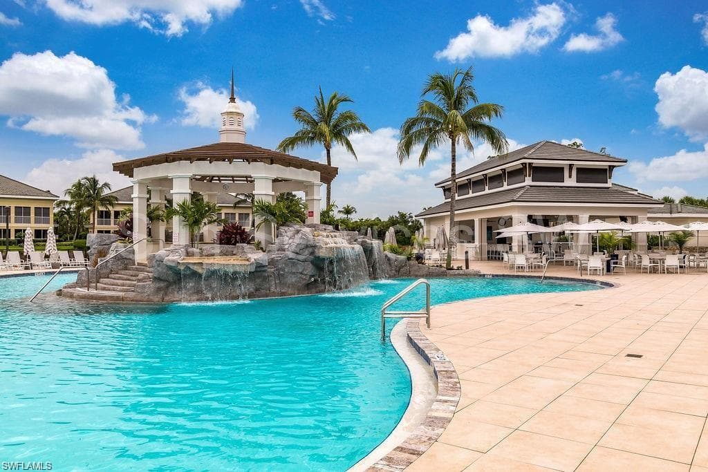325 Dunes BLVD # 205, NAPLES FL 34110-27