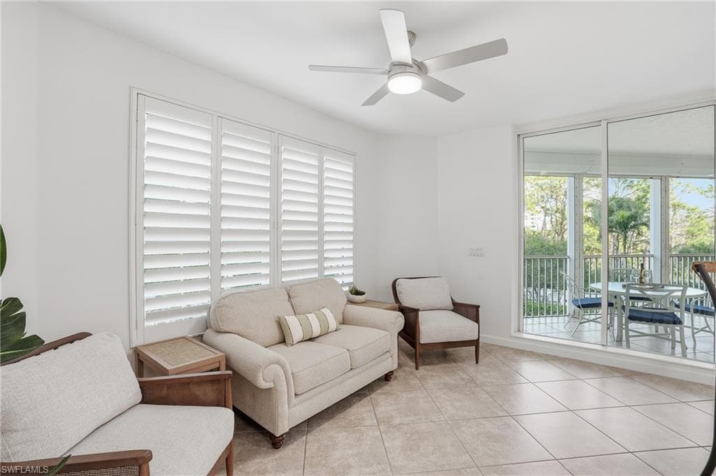 325 Dunes BLVD # 205, NAPLES FL 34110-8