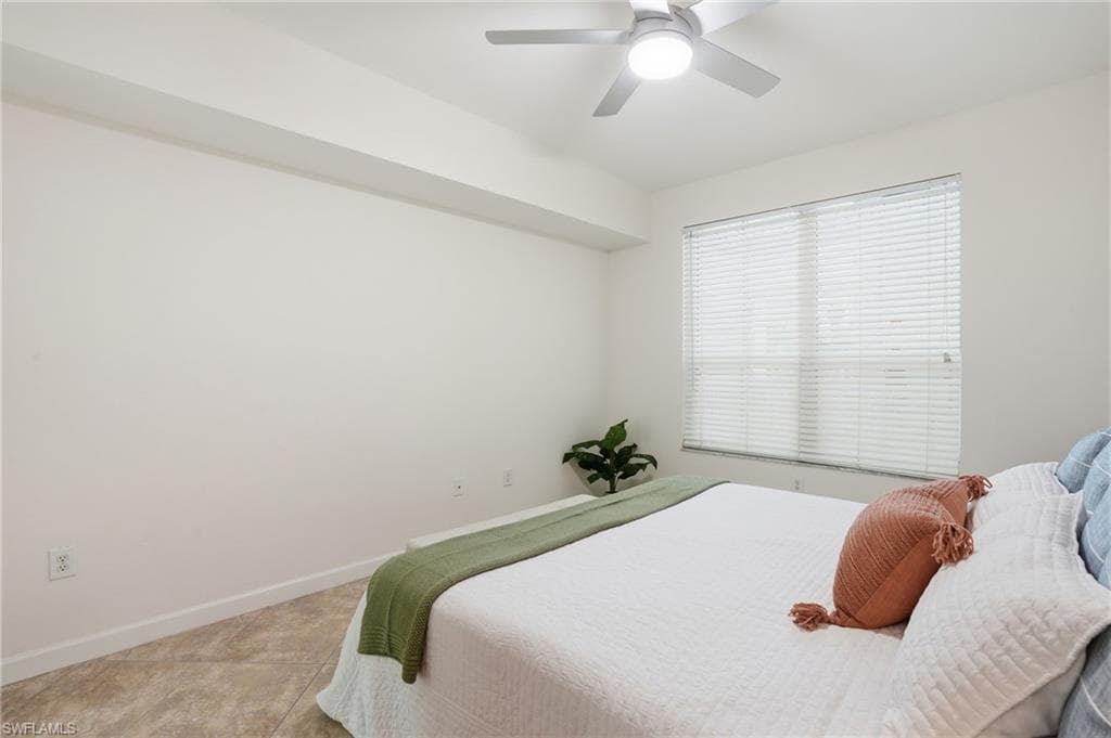 325 Dunes BLVD # 205, NAPLES FL 34110-17