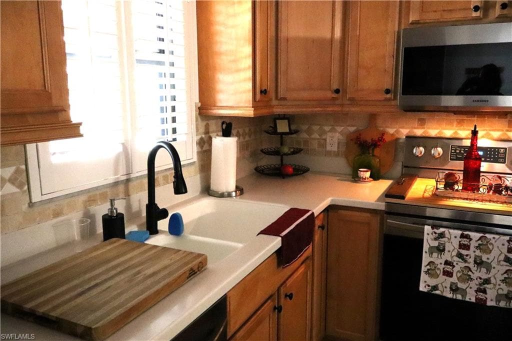 4955 Pepper CIR # B207, NAPLES FL 34113-4