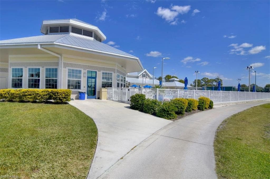 275 Boros DR, NORTH FORT MYERS FL 33903-42