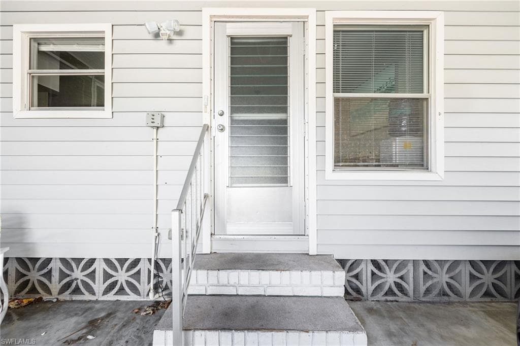 275 Boros DR, NORTH FORT MYERS FL 33903-4