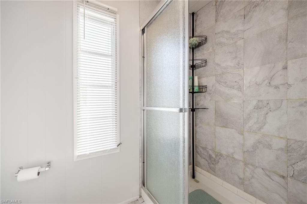 275 Boros DR, NORTH FORT MYERS FL 33903-29