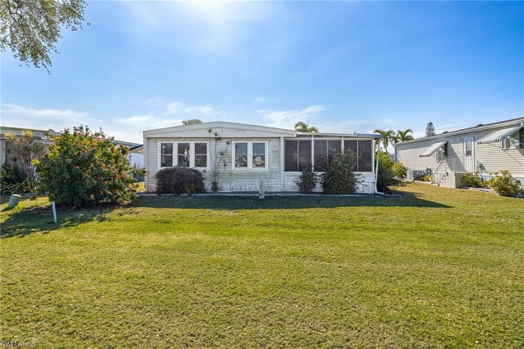 275 Boros DR, NORTH FORT MYERS FL 33903-30