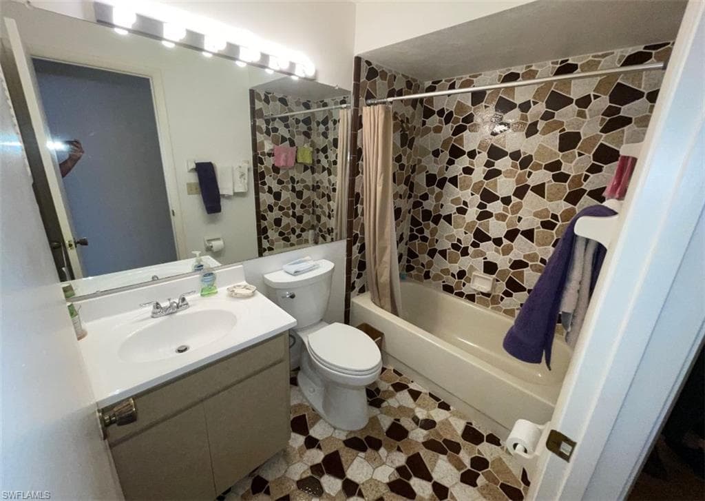 18424 Orangecrest CT, LEHIGH ACRES FL 33936-3