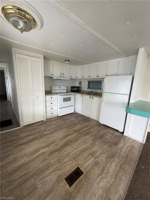 248 Flame LN, NORTH FORT MYERS FL 33917-2