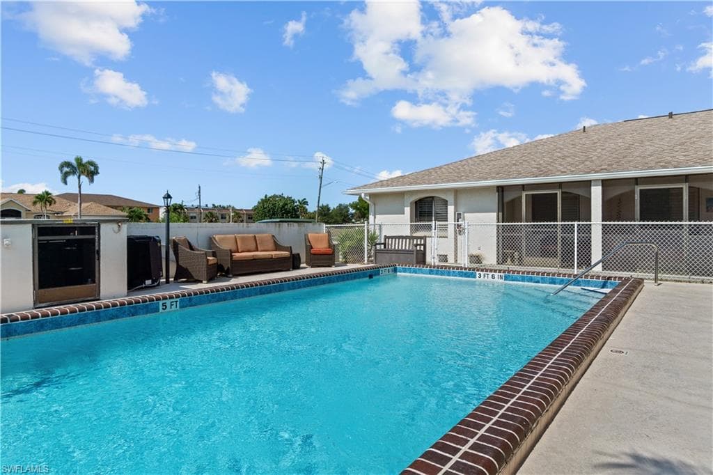 1113 Cape Coral PKWY W # 103, CAPE CORAL FL 33914-1