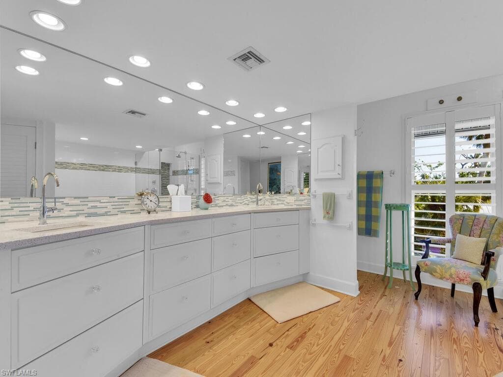 8315 Main ST-26