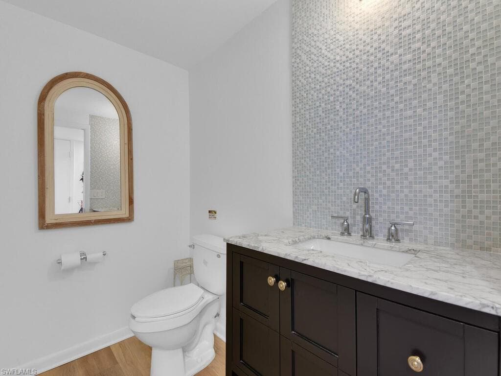 8315 Main ST-35