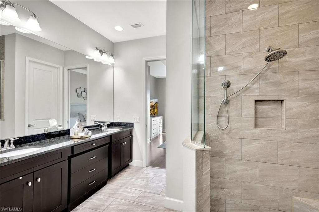 9492 Isla Bella CIR, BONITA SPRINGS FL 34135-16