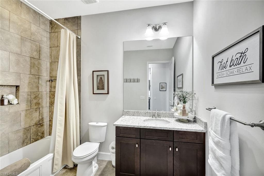 9492 Isla Bella CIR, BONITA SPRINGS FL 34135-19