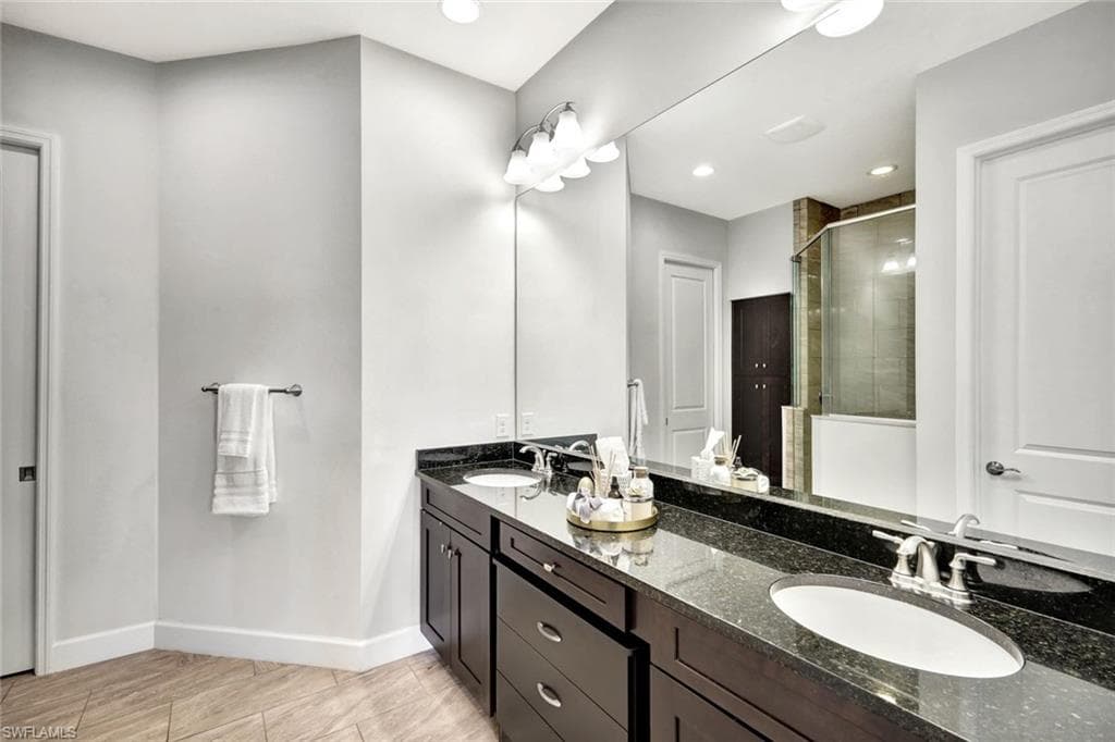 9492 Isla Bella CIR, BONITA SPRINGS FL 34135-17