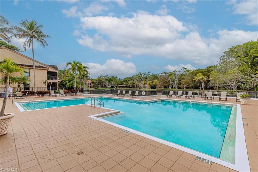 2202 ARBOUR WALK CIR # 2124, NAPLES FL 34109-16