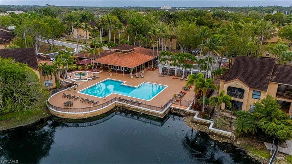 2202 ARBOUR WALK CIR # 2124, NAPLES FL 34109-13