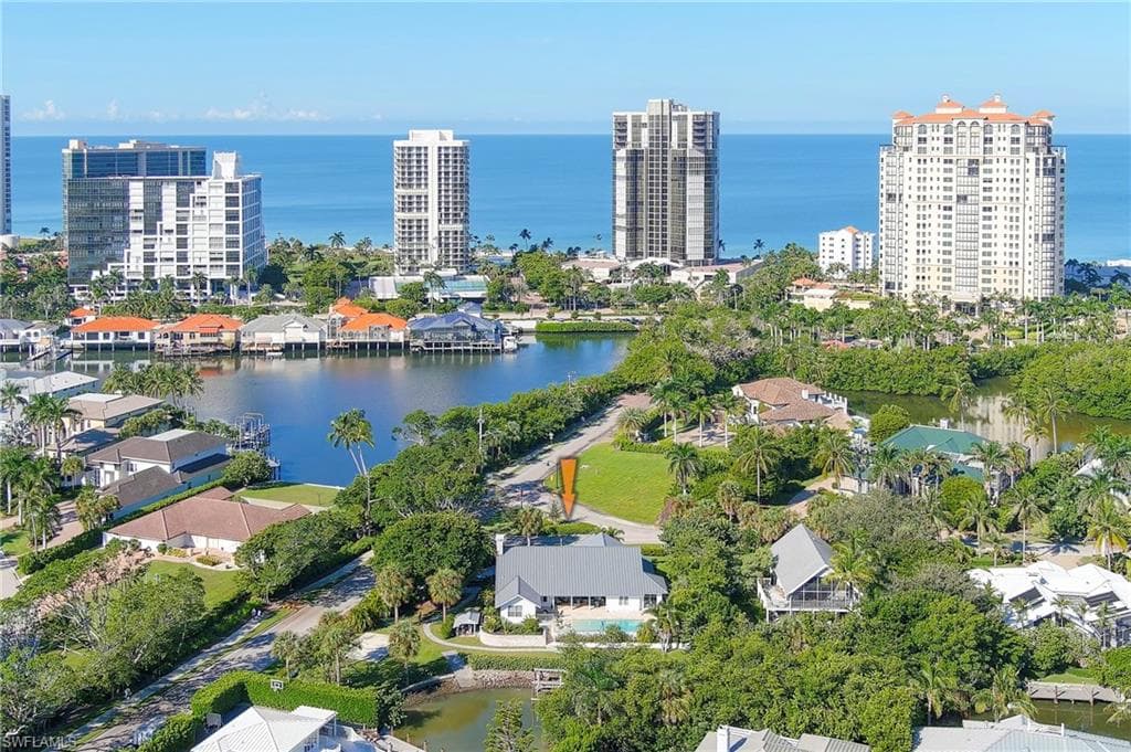 5042 Seahorse AVE, NAPLES FL 34103-5