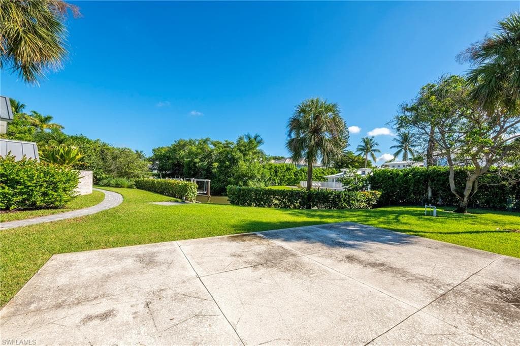 5042 Seahorse AVE, NAPLES FL 34103-15