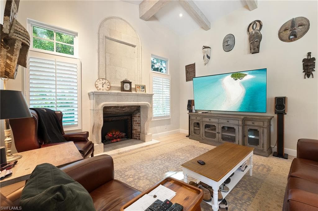 5042 Seahorse AVE, NAPLES FL 34103-25