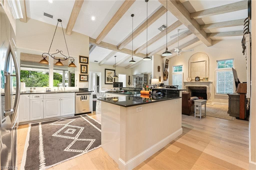 5042 Seahorse AVE, NAPLES FL 34103-29