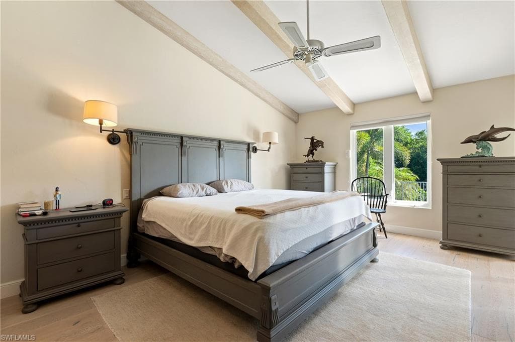 5042 Seahorse AVE, NAPLES FL 34103-33