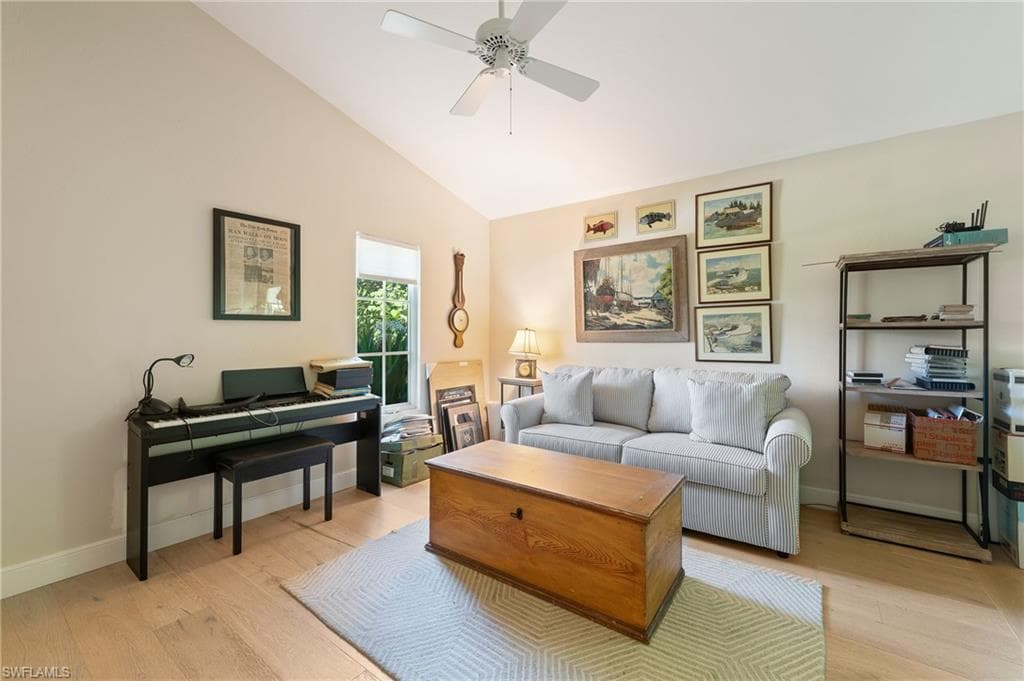 5042 Seahorse AVE, NAPLES FL 34103-37