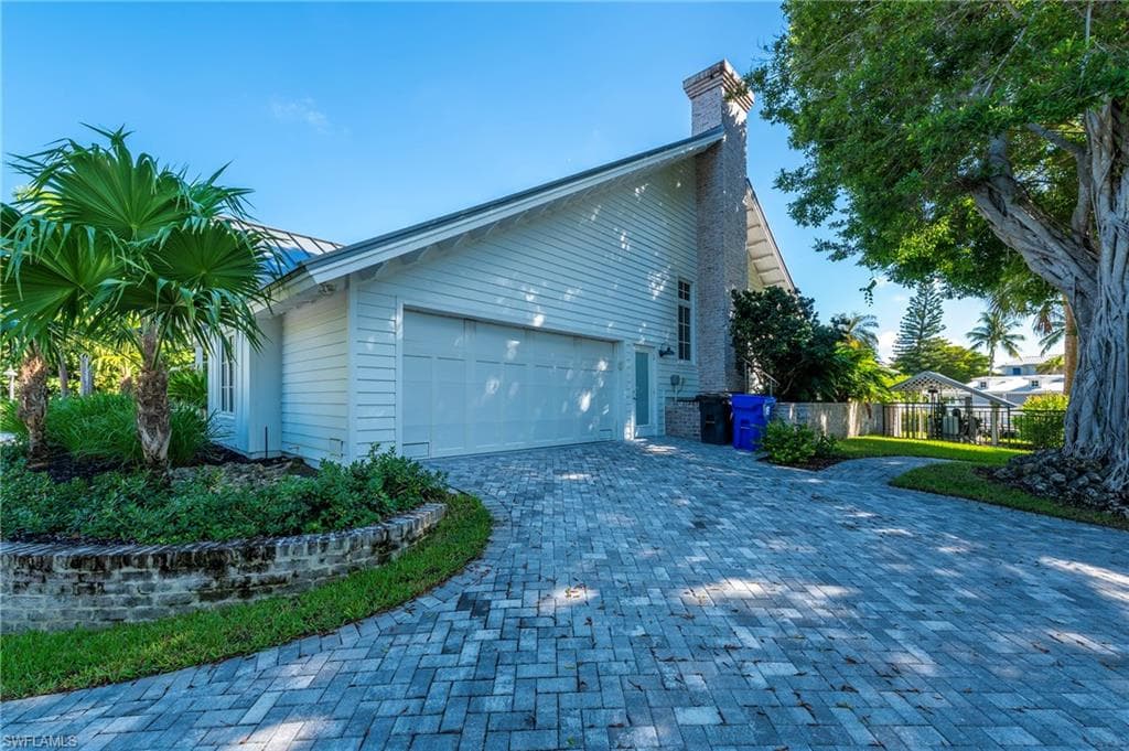 5042 Seahorse AVE, NAPLES FL 34103-13