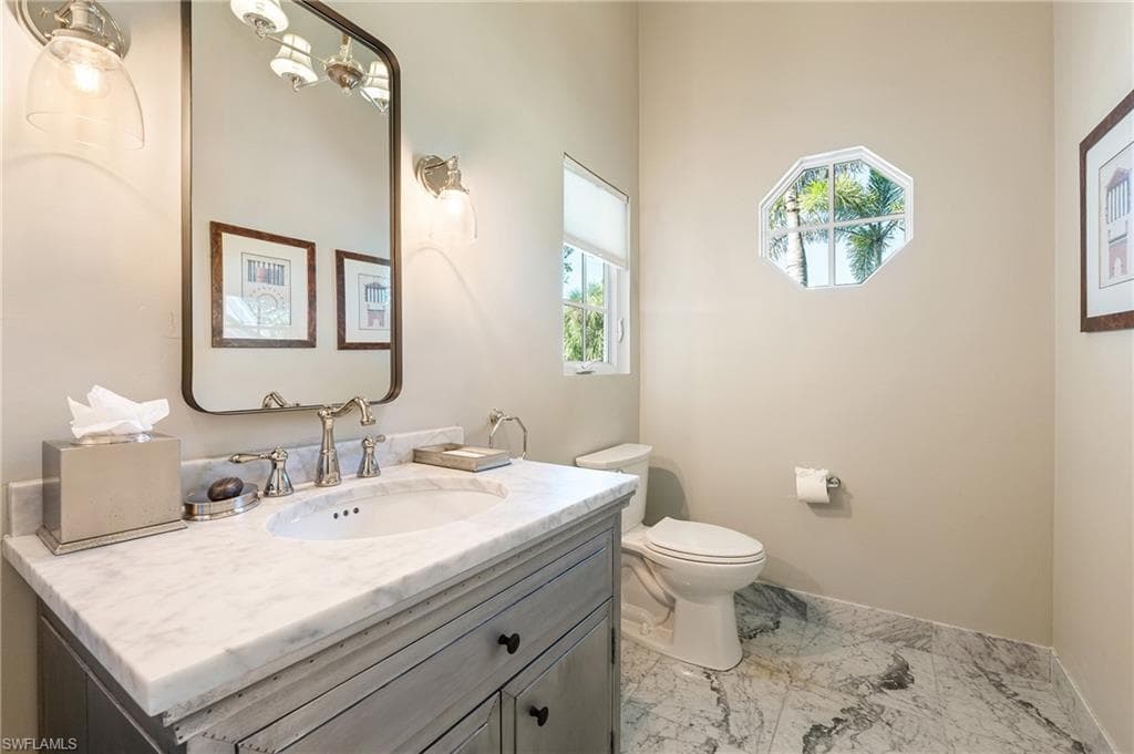 5042 Seahorse AVE, NAPLES FL 34103-40