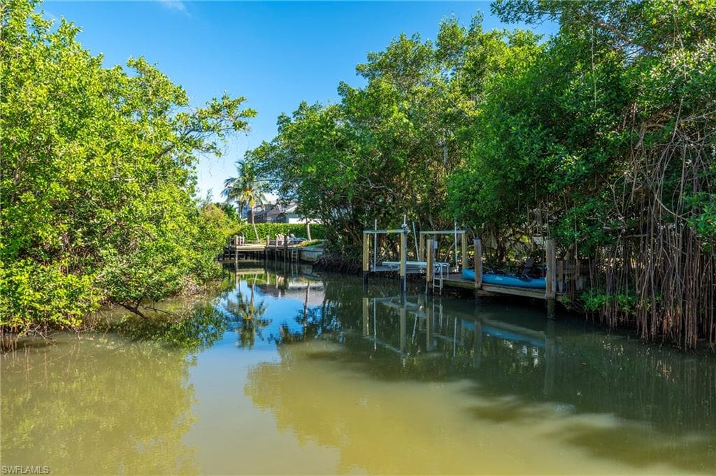 5042 Seahorse AVE, NAPLES FL 34103-17