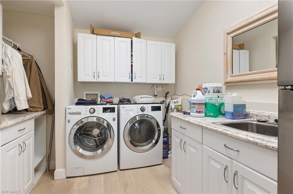 5042 Seahorse AVE, NAPLES FL 34103-43