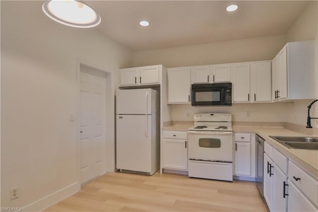 9724 Roundstone CIR, FORT MYERS FL 33967-3