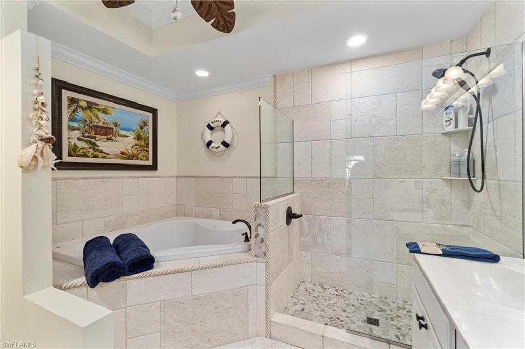 2110 Cay Lagoon DR # 113, NAPLES FL 34109-19