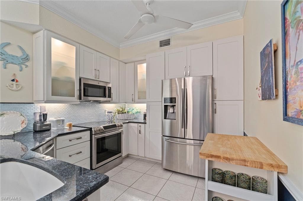 2110 Cay Lagoon DR # 113, NAPLES FL 34109-13