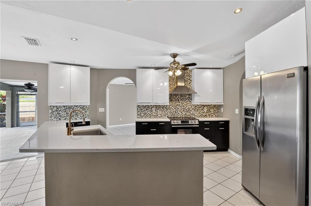 3902 SE 2nd PL, CAPE CORAL FL 33904-19