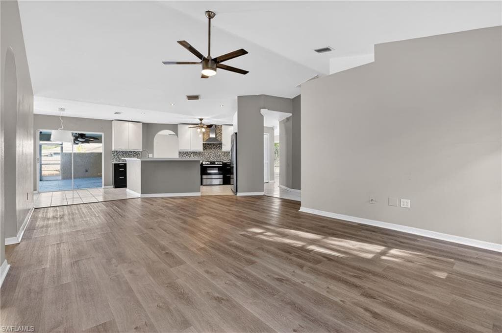 3902 SE 2nd PL, CAPE CORAL FL 33904-9