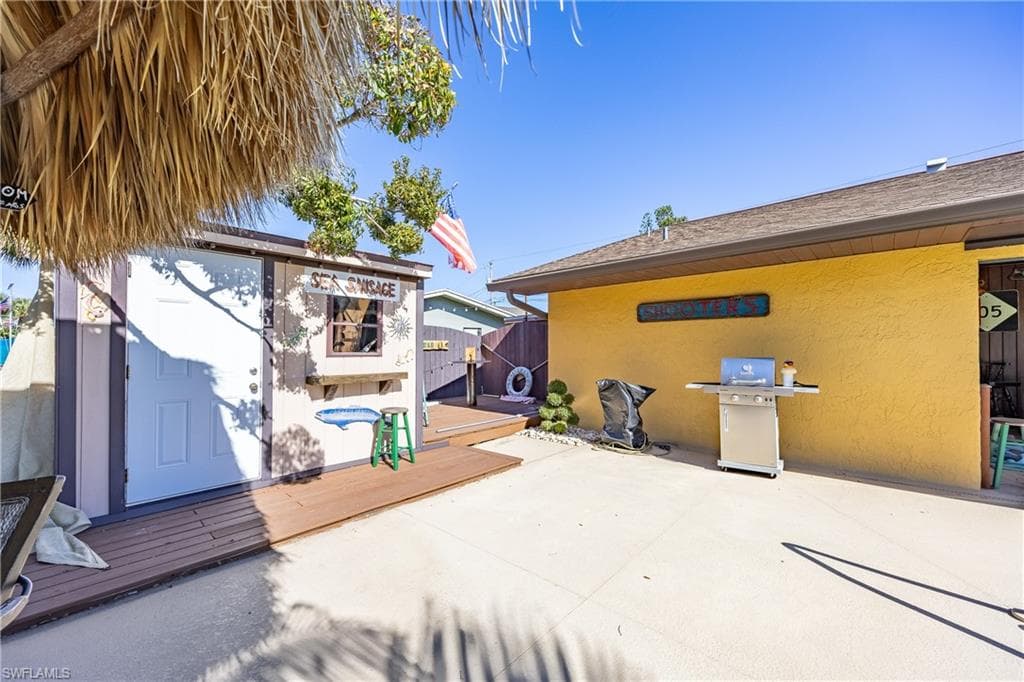 1383 Harbor View DR, NORTH FORT MYERS FL 33917-22