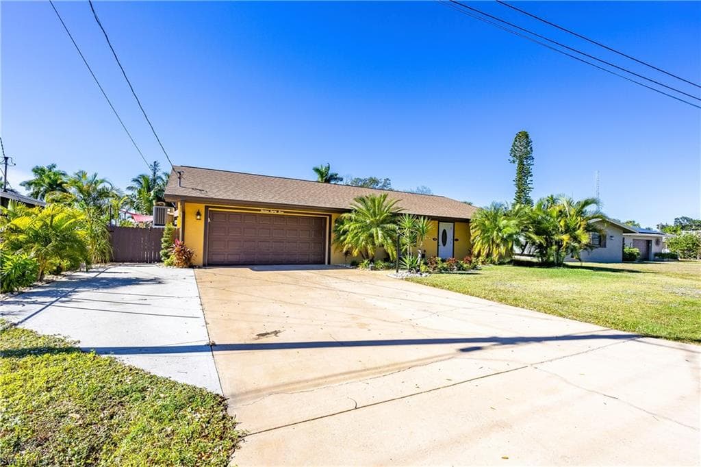 1383 Harbor View DR, NORTH FORT MYERS FL 33917-1