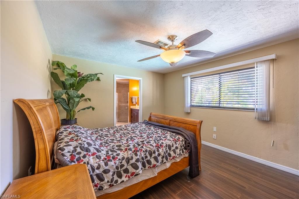 1383 Harbor View DR, NORTH FORT MYERS FL 33917-9