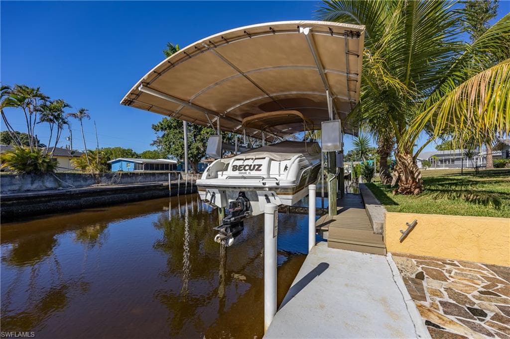 1383 Harbor View DR, NORTH FORT MYERS FL 33917-36