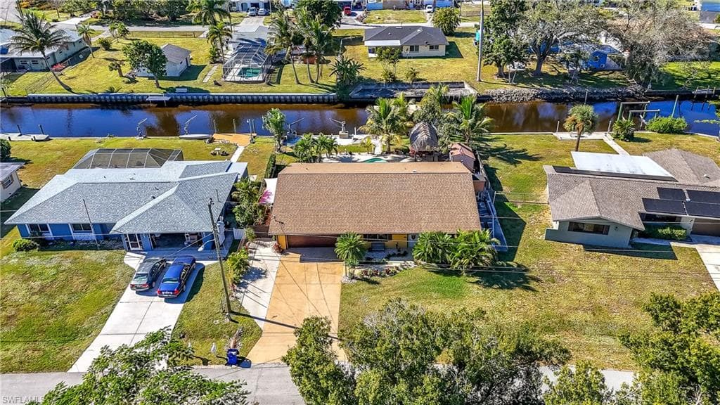 1383 Harbor View DR, NORTH FORT MYERS FL 33917-38