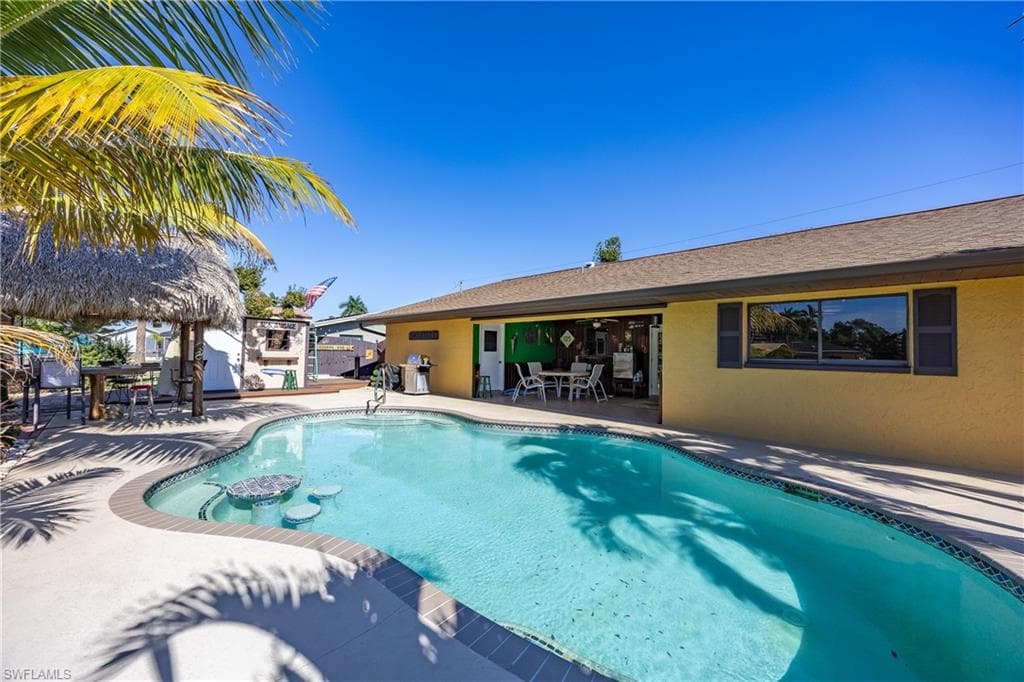 1383 Harbor View DR, NORTH FORT MYERS FL 33917-28