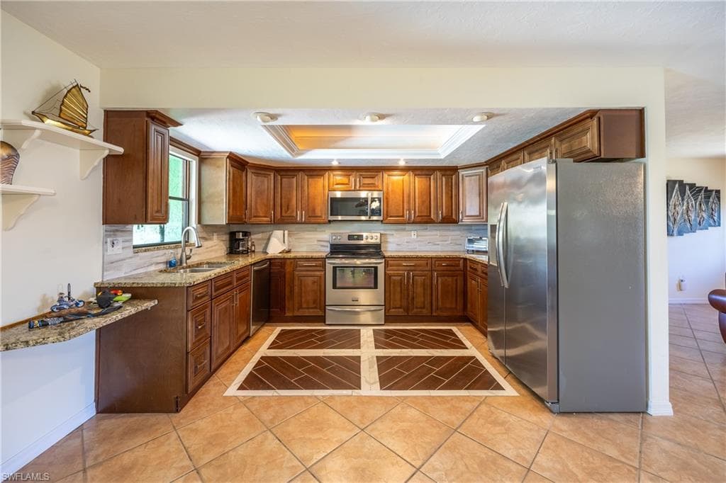 1383 Harbor View DR, NORTH FORT MYERS FL 33917-7