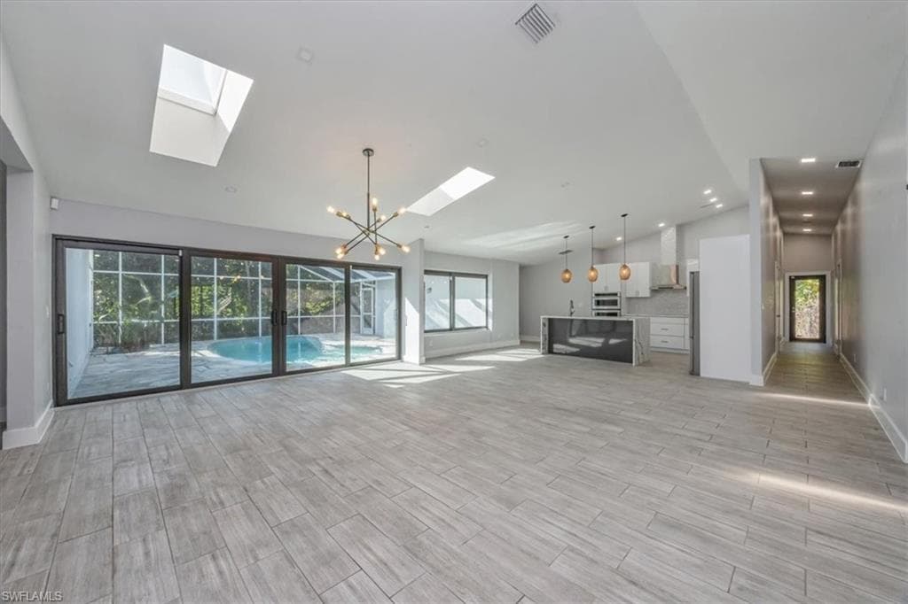 6161 Waxmyrtle WAY, NAPLES FL 34109-2