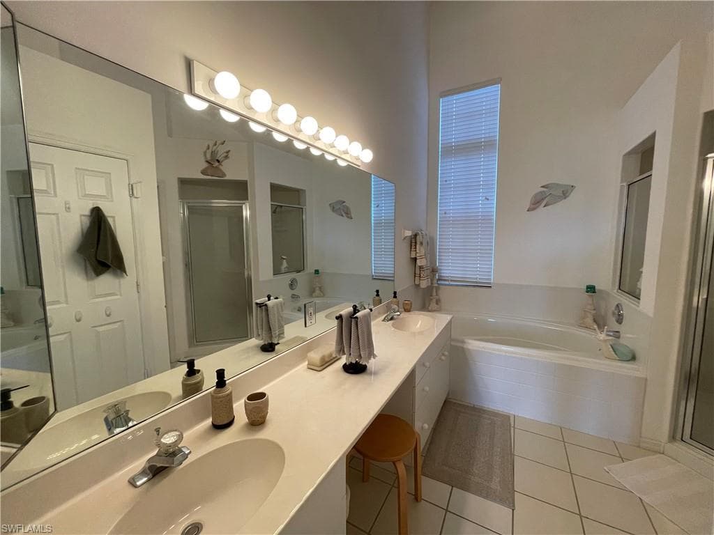 25232 Pelican Creek CIR # 202, BONITA SPRINGS FL 34134-15