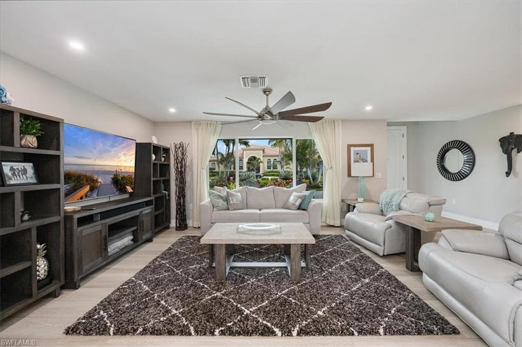 27042 Harbor DR, BONITA SPRINGS FL 34135-4