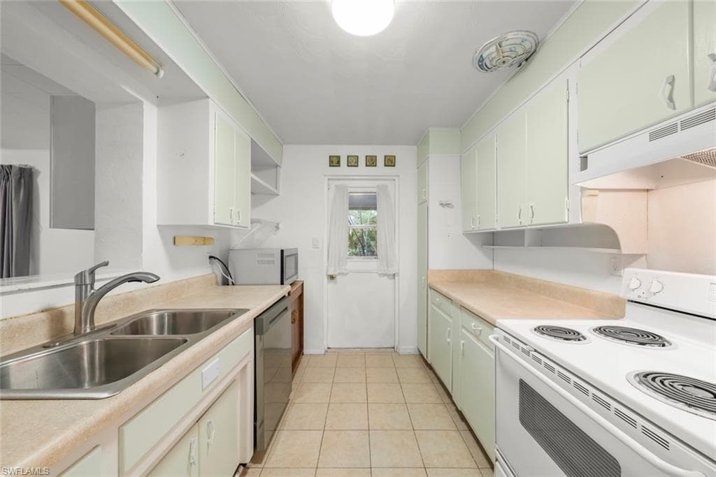 2285 Sunrise BLVD, FORT MYERS FL 33907-11