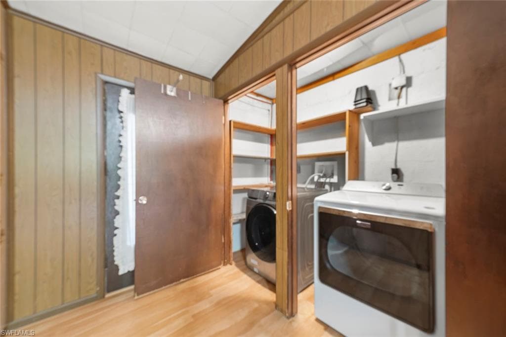 2285 Sunrise BLVD, FORT MYERS FL 33907-27