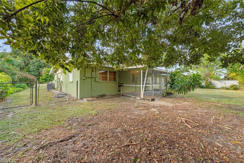 2285 Sunrise BLVD, FORT MYERS FL 33907-32