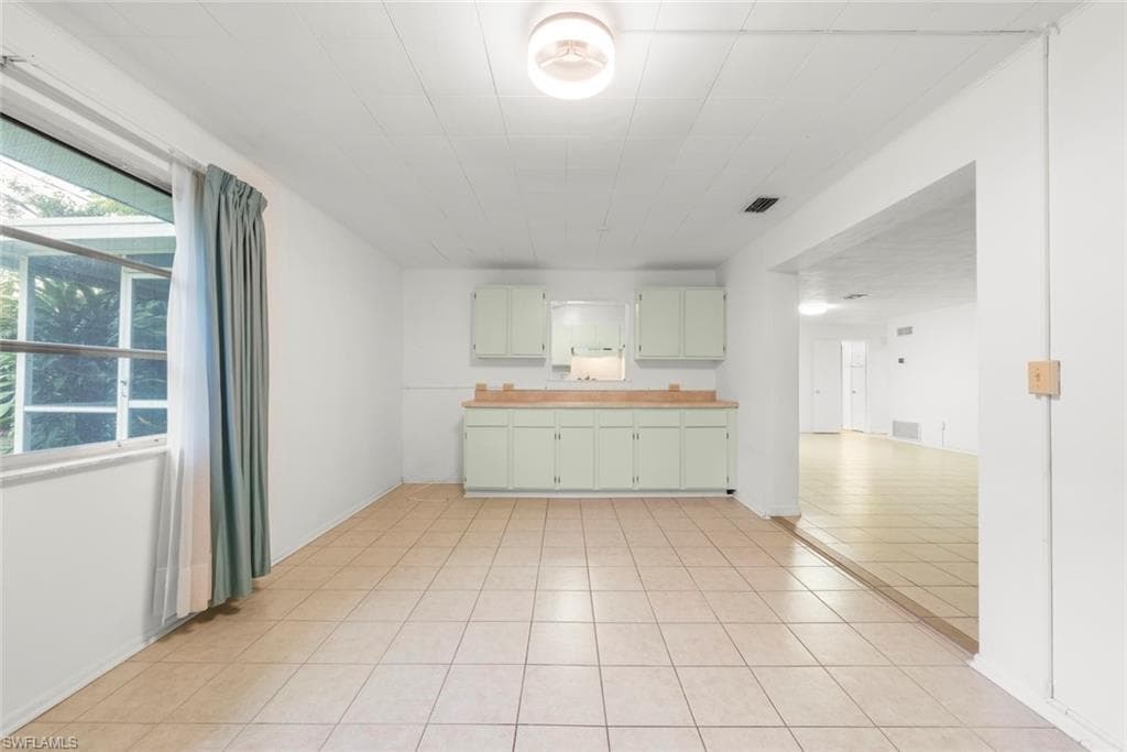 2285 Sunrise BLVD, FORT MYERS FL 33907-14