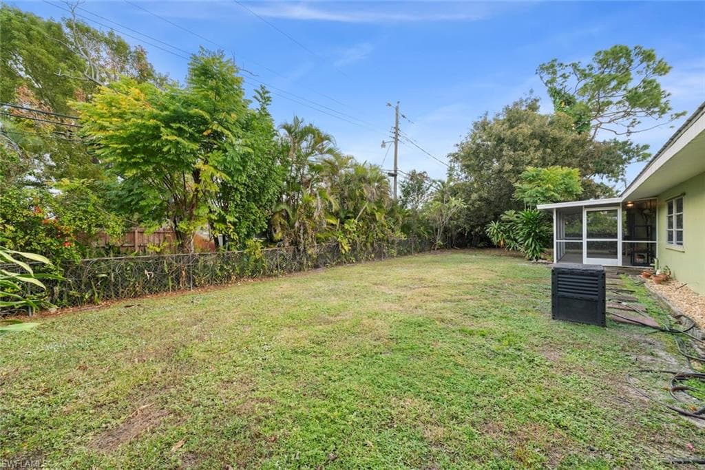 2285 Sunrise BLVD, FORT MYERS FL 33907-28