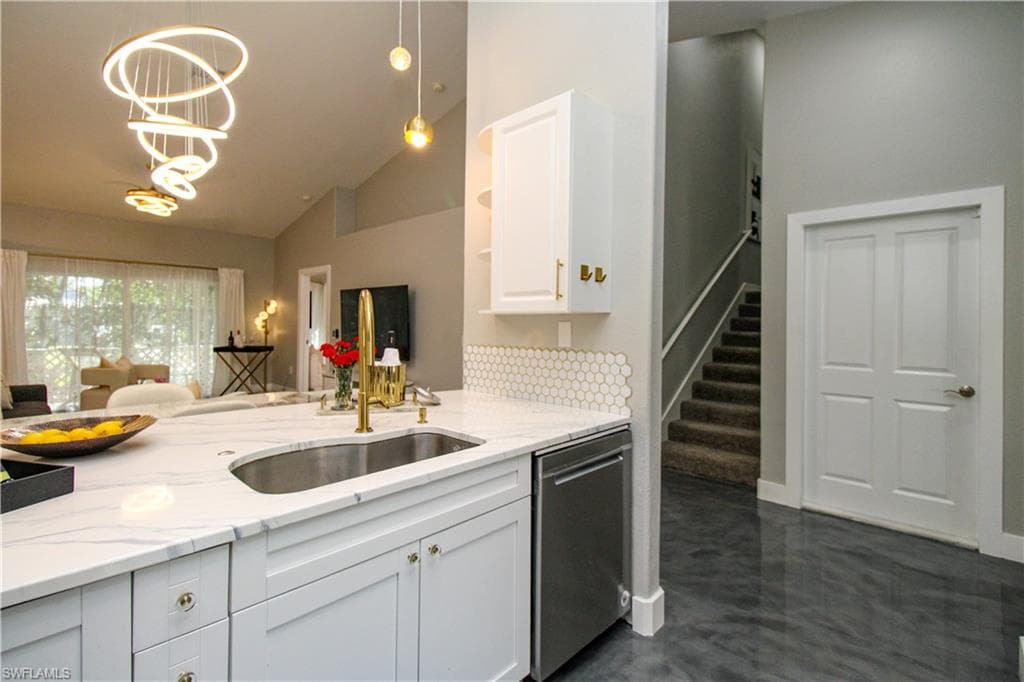 3540 Avion Woods CT # 402, NAPLES FL 34104-6